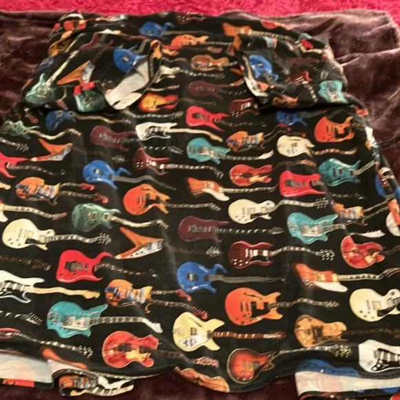 Guitar 🎸 Button Up Shirt - Picture 4 of 4